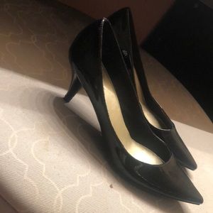 Dexter black low heel